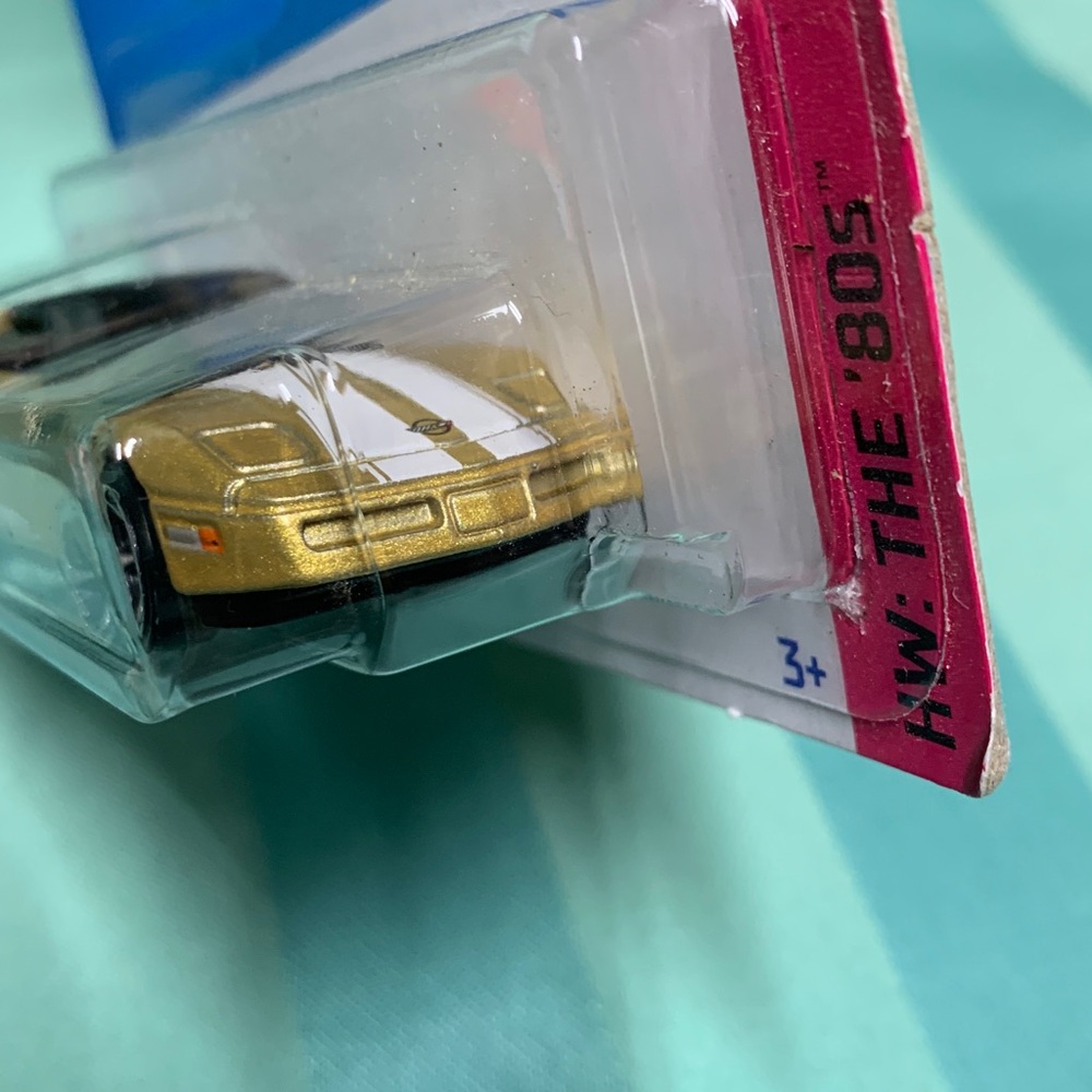 ‘84 Corvette Gold Hot wheel The ‘80s Toy Car - Picture 6 of 8